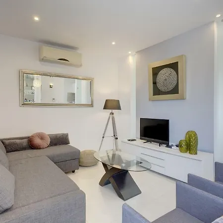 Magical Rooftop Penthouse Apartment Sliema